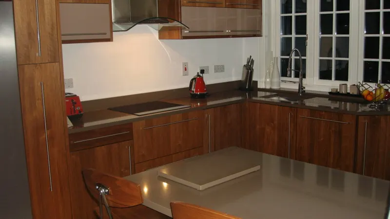 Completed kitchen by Mark Betts Bathrooms and Kitchens