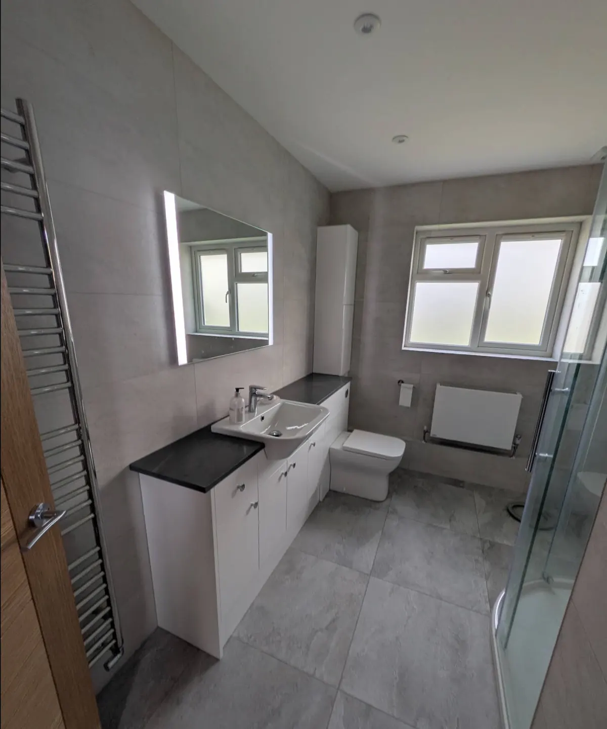 Contemporary bathroom fitted by Mark Betts Bathrooms and Kitchens